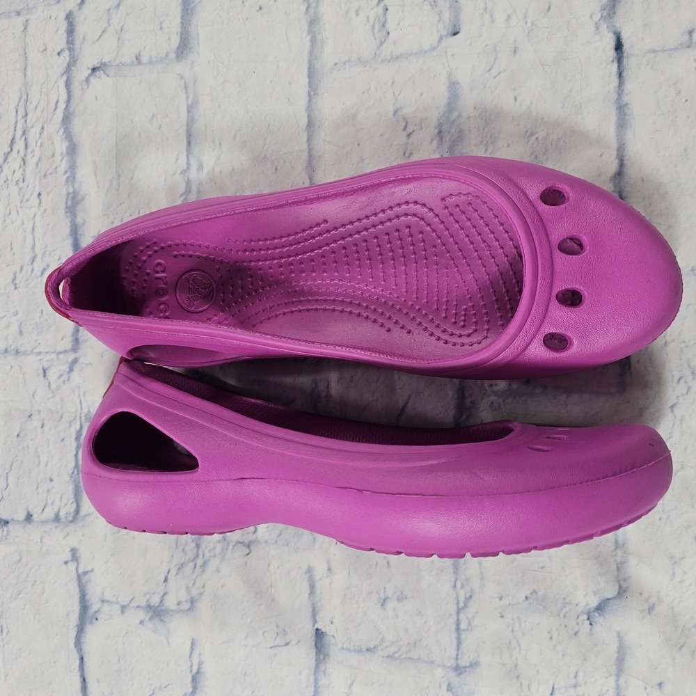 Crocs Kadee Flat Shoes Womens Size 10 Fuchsia Pink Breathable Slip On Comfort